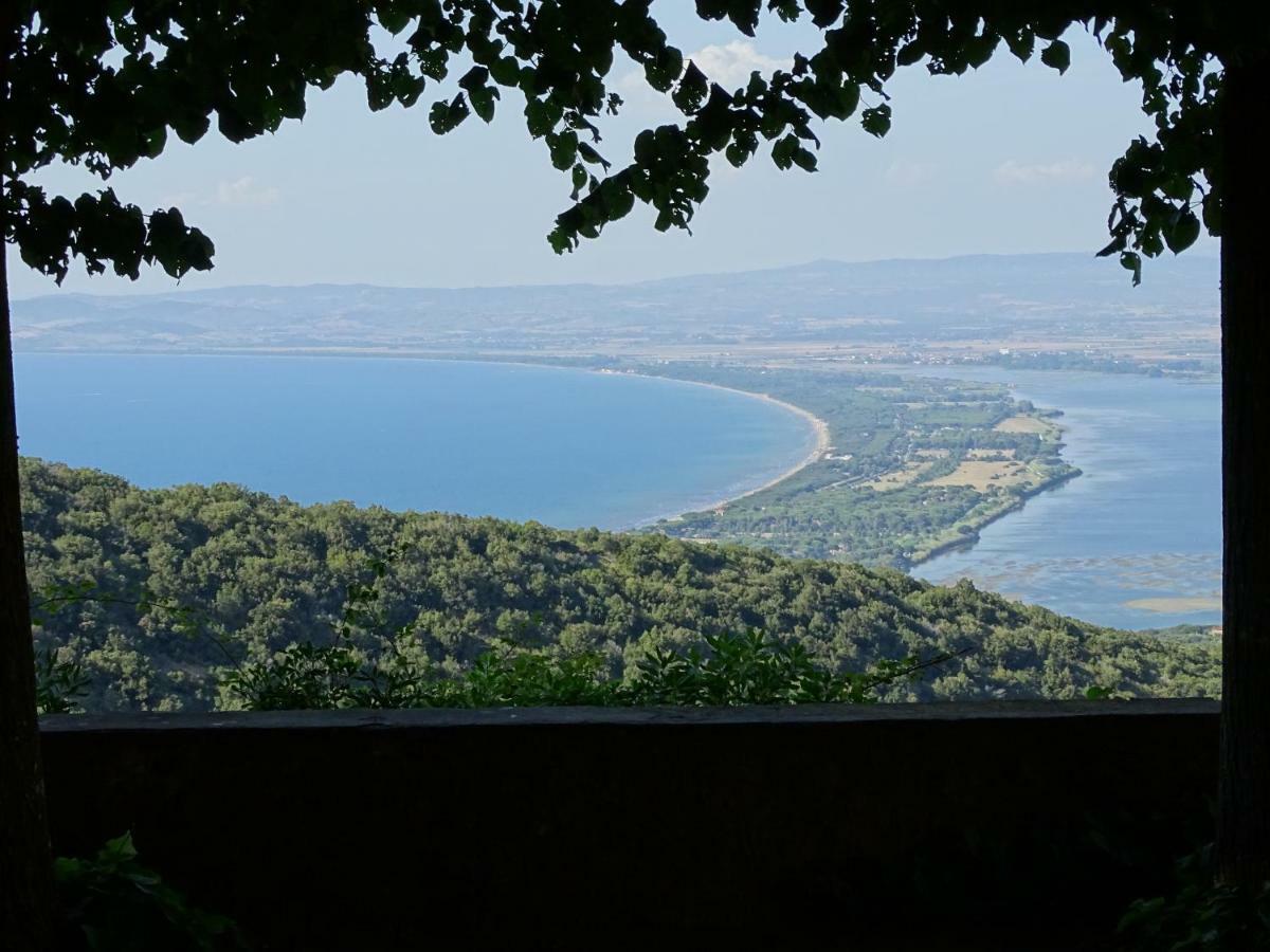 B&B La Dolce Vita Marsiliana Bagian luar foto